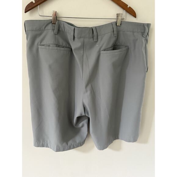 IZOD Shorts Mens Size 42 Grey Golf Chino Performance Golfer Outdoor Casual - Picture 5 of 10